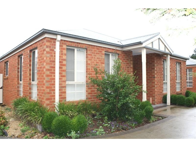 Unit 3/29  Murphy St, Romsey VIC 3434