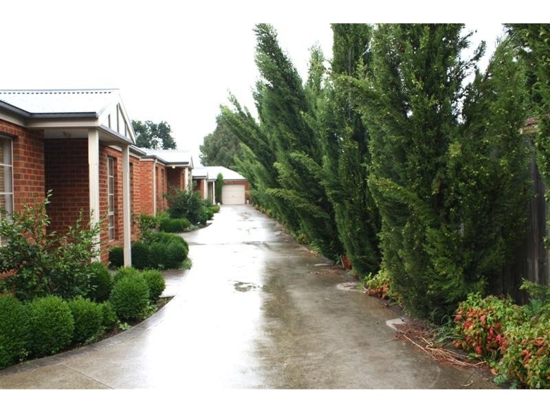 Unit 3/29  Murphy St, Romsey VIC 3434