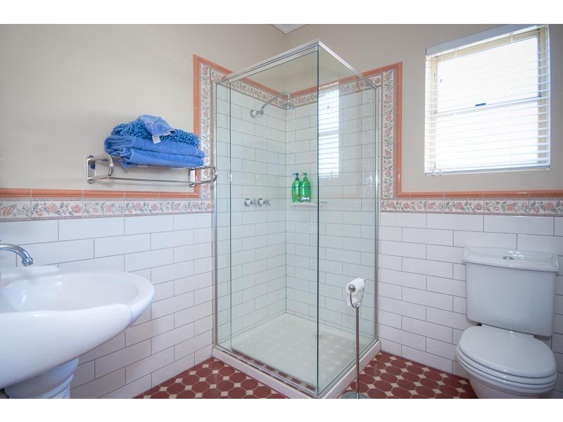 10 Kurung Crt East, Gisborne VIC 3437
