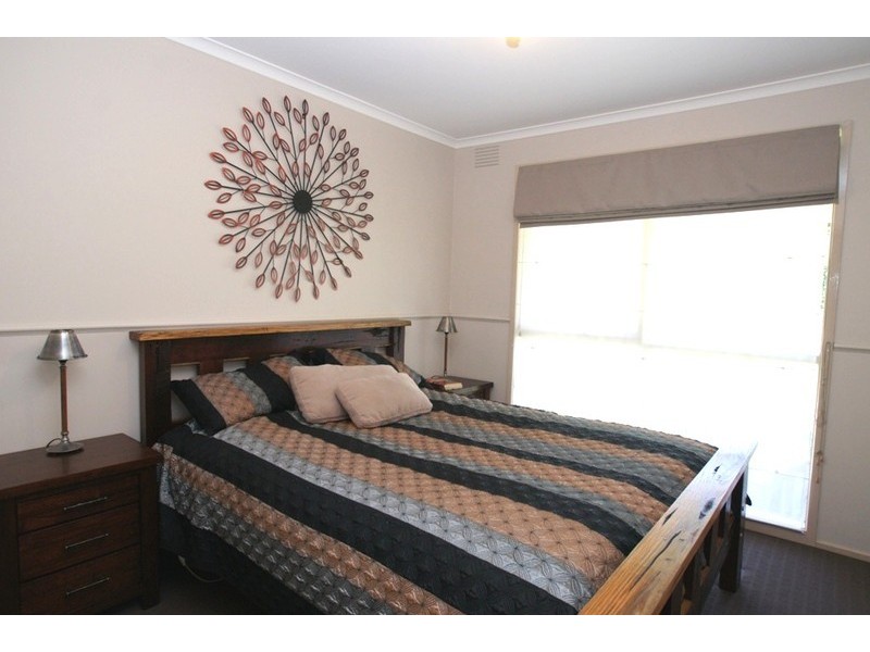 3 MOORES RD, Riddells Creek VIC 3431