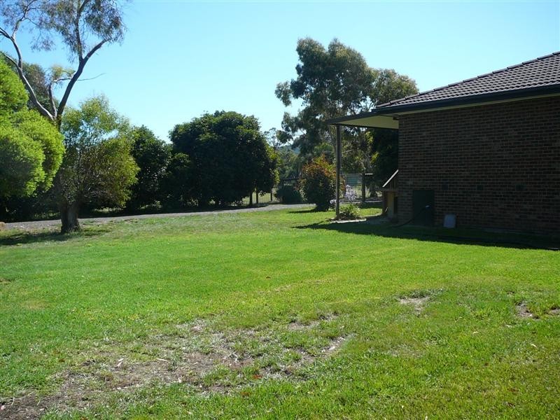 3 MOORES RD, Riddells Creek VIC 3431