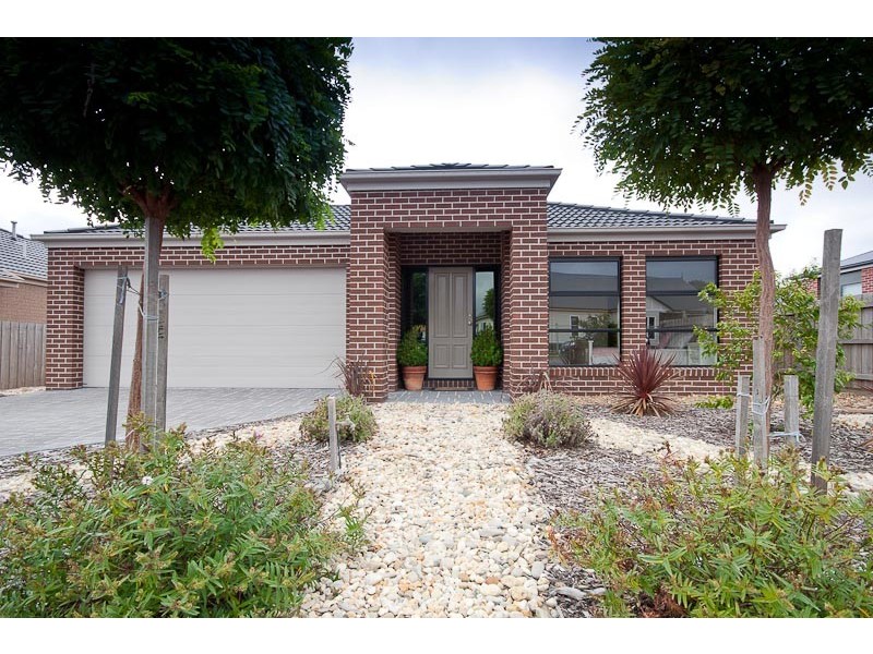 12 Vernon Close, Gisborne VIC 3437
