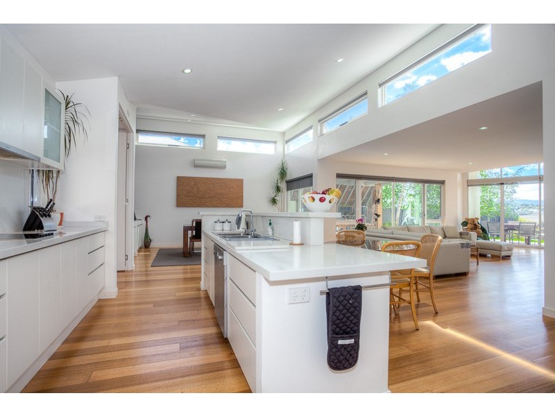 4 Howey Street, Gisborne VIC 3437