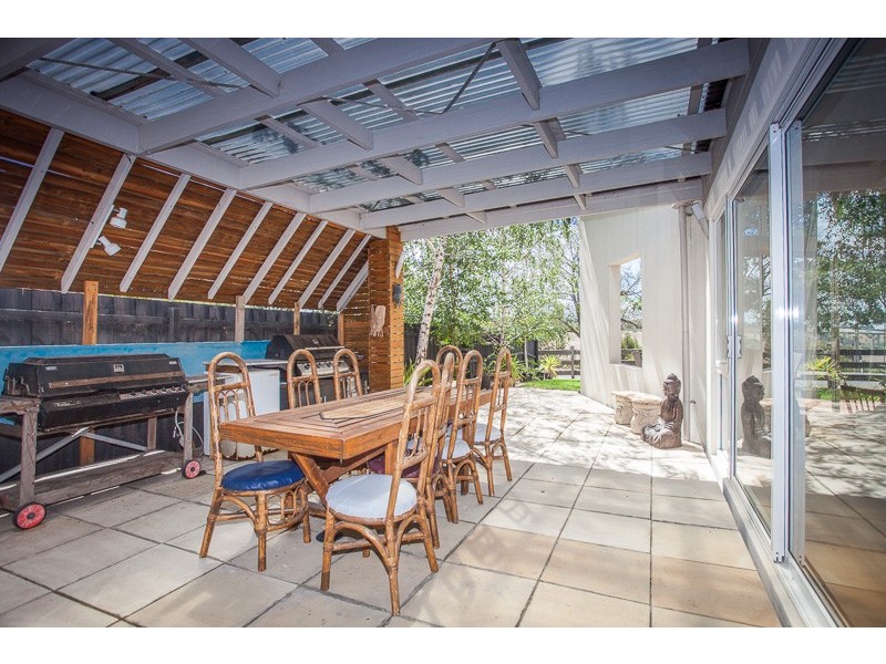 4 Howey Street, Gisborne VIC 3437