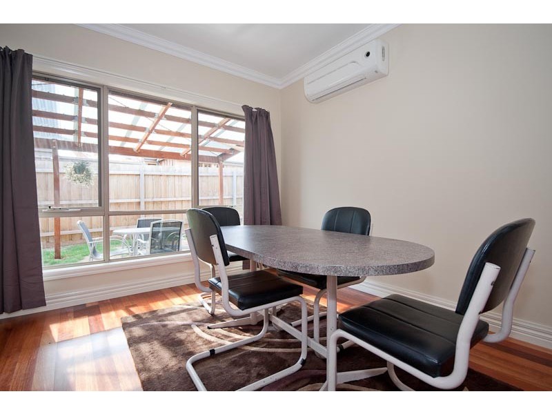 4/11 Rodney St, Gisborne VIC 3437