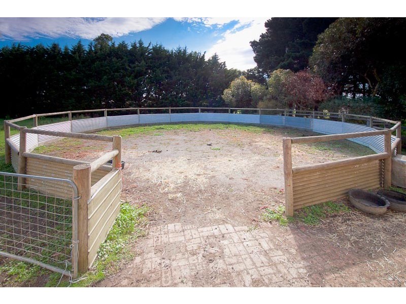 59 Welsh Rd*, Gisborne VIC 3437