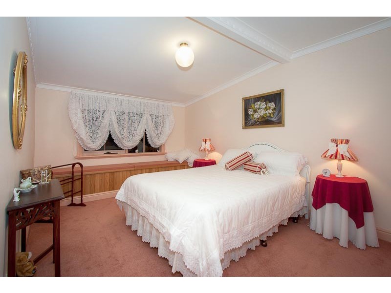 79 Glen Echo Court, Mount Macedon VIC 3441