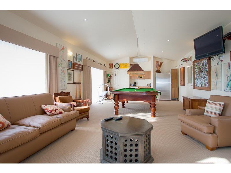 37 Chessy Park Dr*, New Gisborne VIC 3438