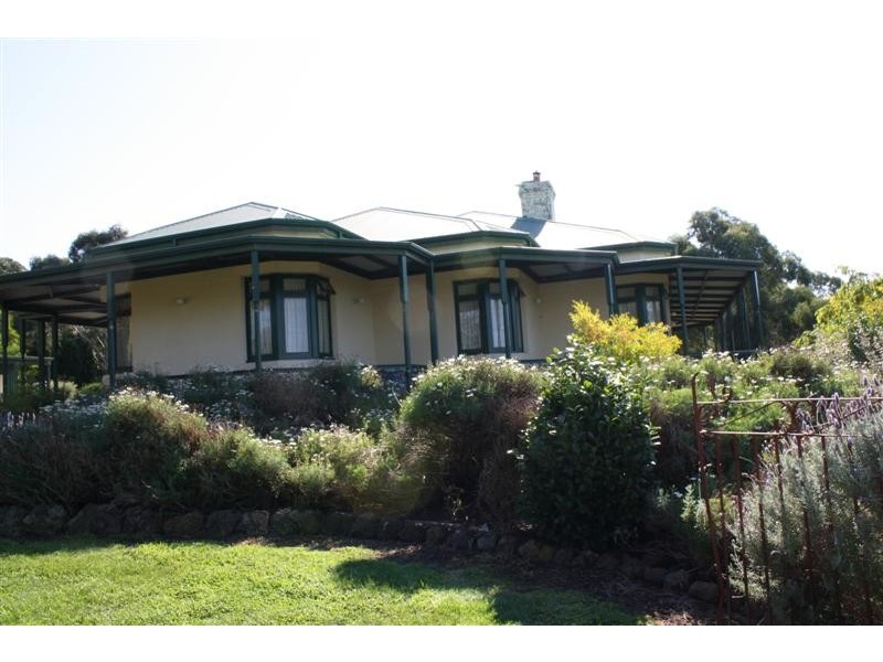 269 Couangalt Rd, Gisborne South VIC 3437