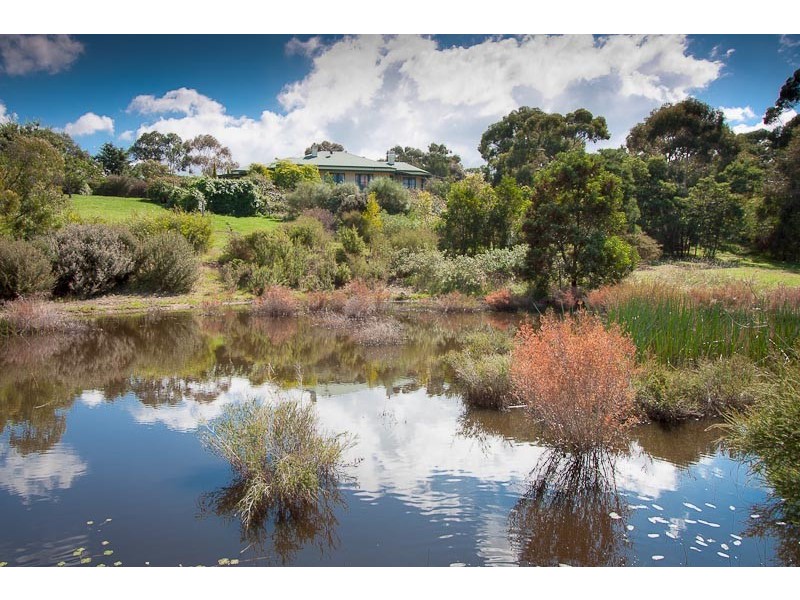 269 Couangalt Rd, Gisborne South VIC 3437