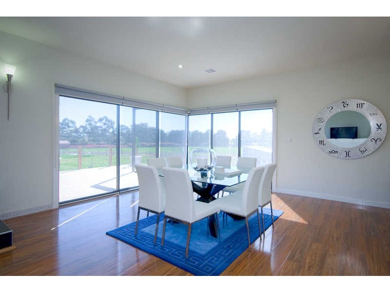 11 Charters Avenue, Gisborne VIC 3437