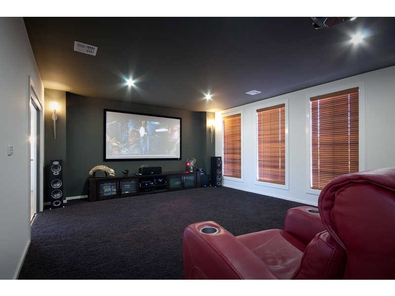 11 Charters Avenue, Gisborne VIC 3437