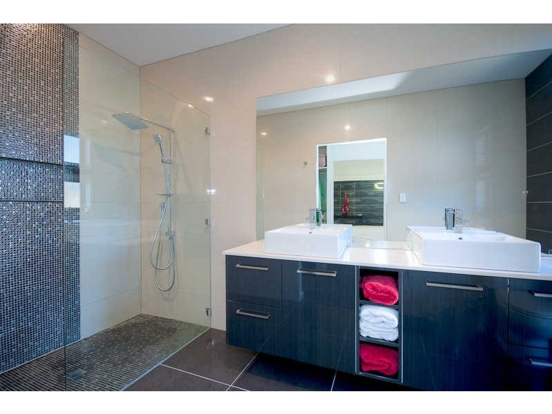 11 Charters Avenue, Gisborne VIC 3437