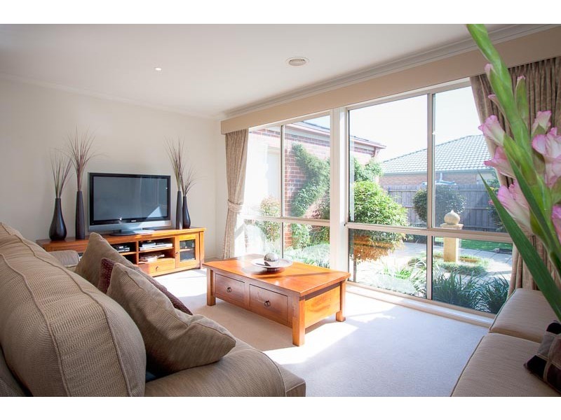 6 Rimfire Crt, Gisborne VIC 3437