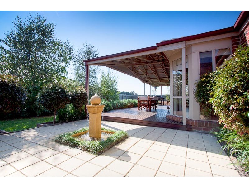 6 Rimfire Crt, Gisborne VIC 3437