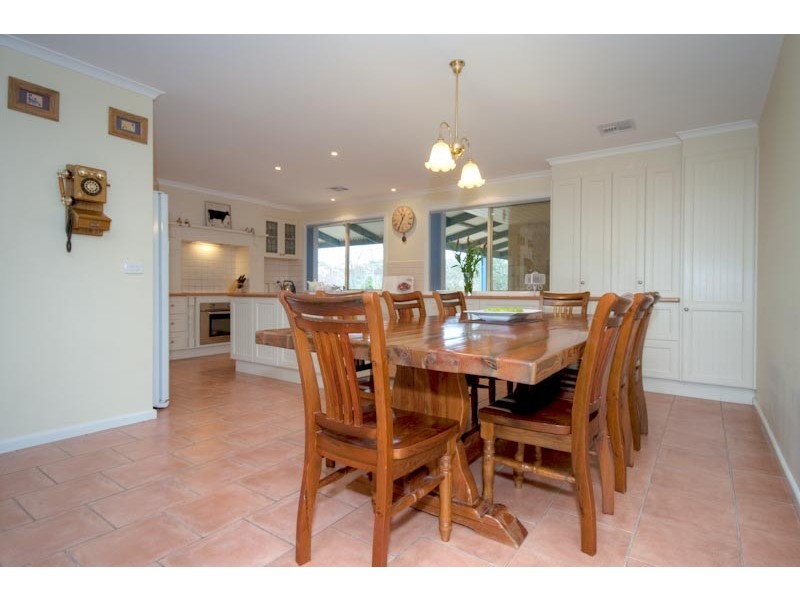 761 Gisborne Melton Rd, Gisborne VIC 3437