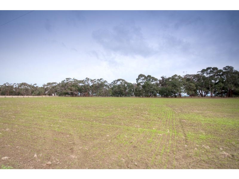 761 Gisborne Melton Rd, Gisborne VIC 3437