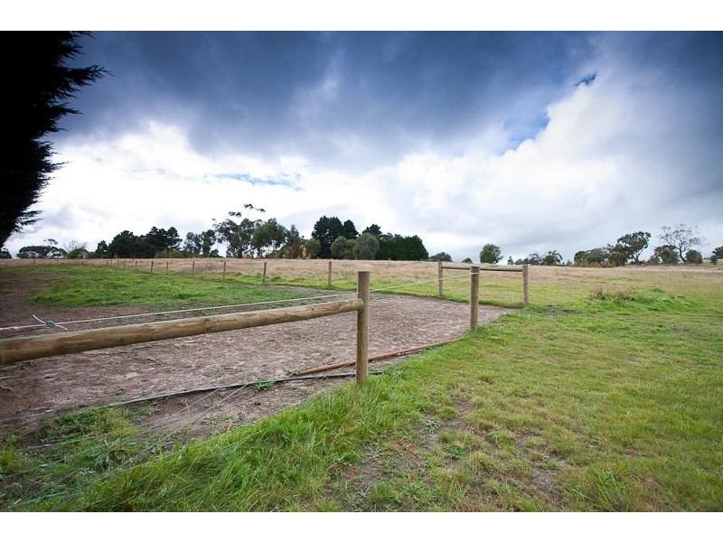 279 Melton Road, Gisborne VIC 3437