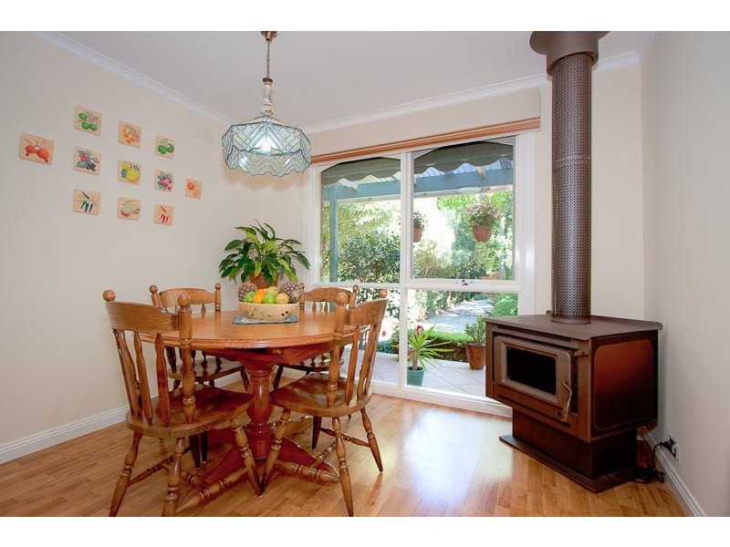 50 Waterfalls Rd, Mount Macedon VIC 3441