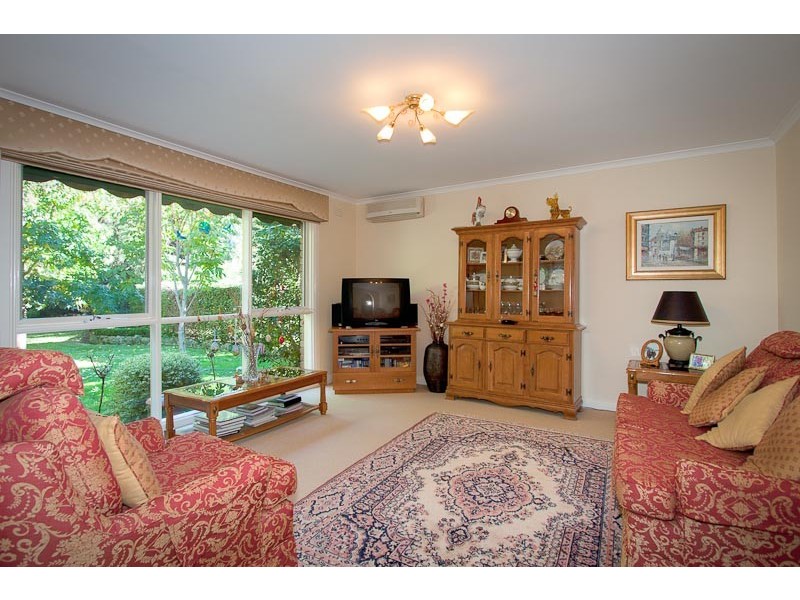 50 Waterfalls Rd, Mount Macedon VIC 3441