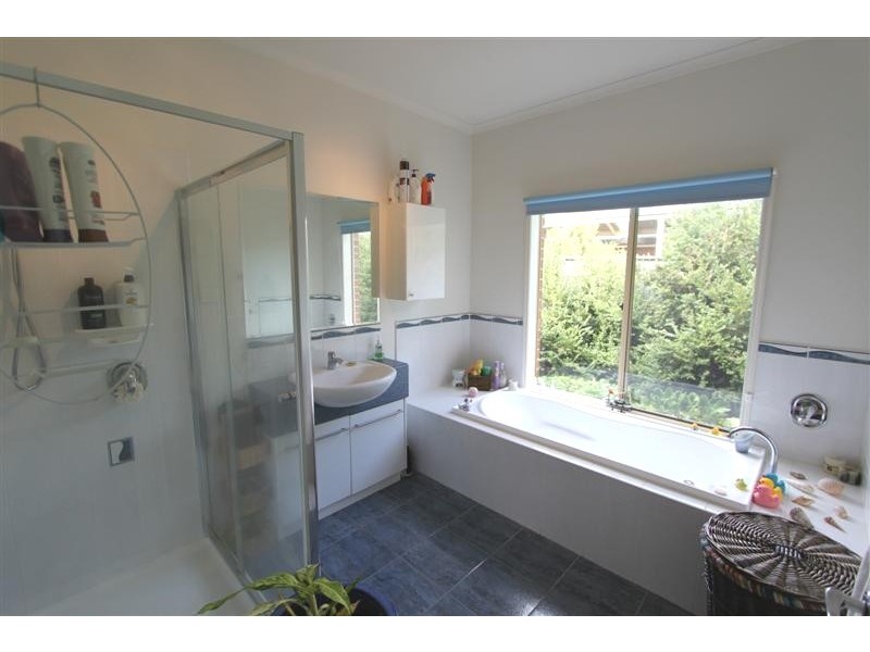 13 Doriemus Crt*, New Gisborne VIC 3438