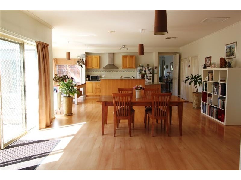 13 Doriemus Crt, Gisborne VIC 3437