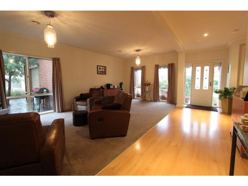 13 Doriemus Crt, Gisborne VIC 3437