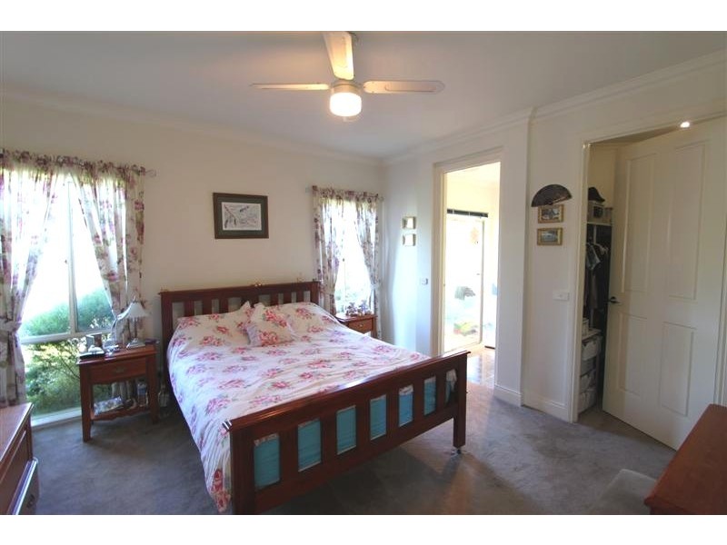 13 Doriemus Crt, Gisborne VIC 3437