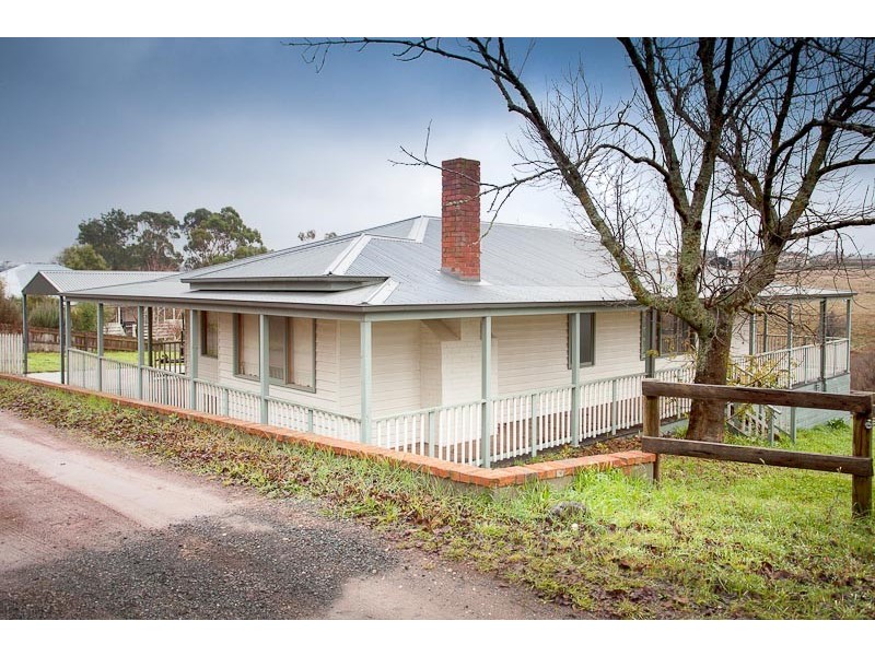 23 Melbourne Rd, Gisborne VIC 3437