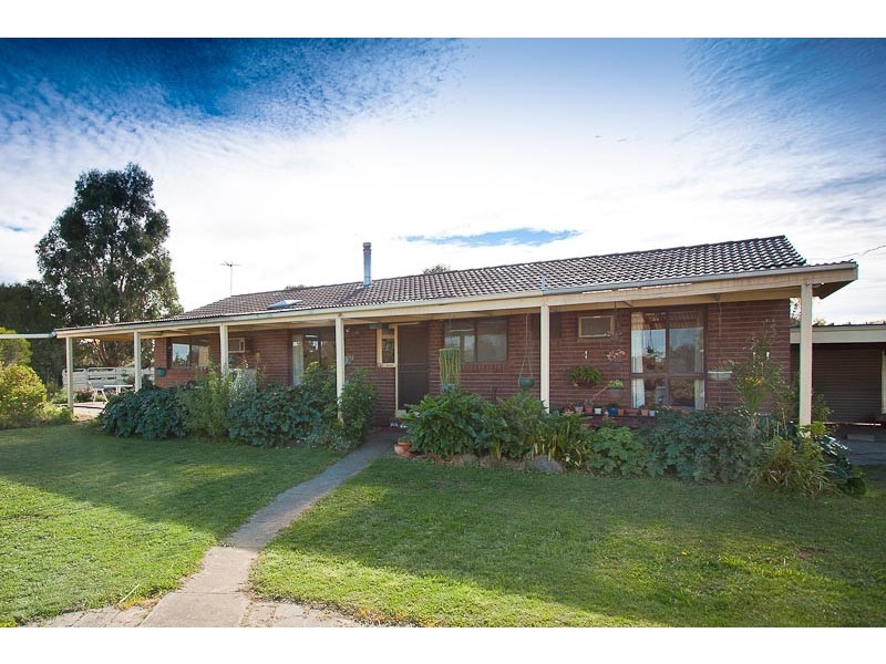 15 Leslie Rd, Gisborne VIC 3437