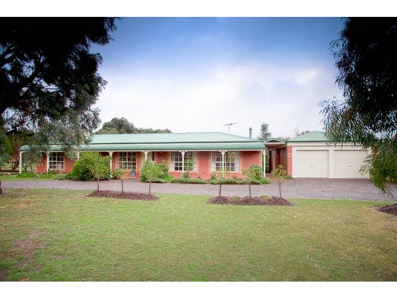 11 Fowler Crt, Gisborne VIC 3437