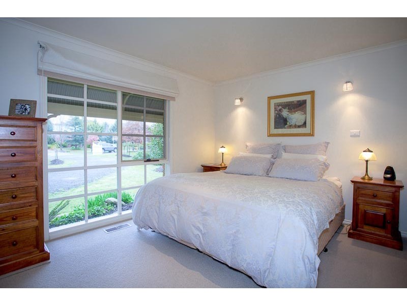 11 Fowler Crt, Gisborne VIC 3437