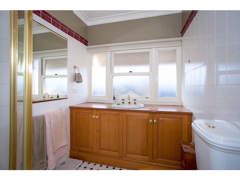 4 Lucern Close, Romsey VIC 3434