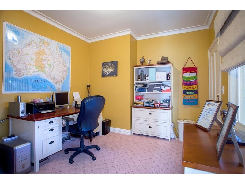 4 Lucern Close, Romsey VIC 3434