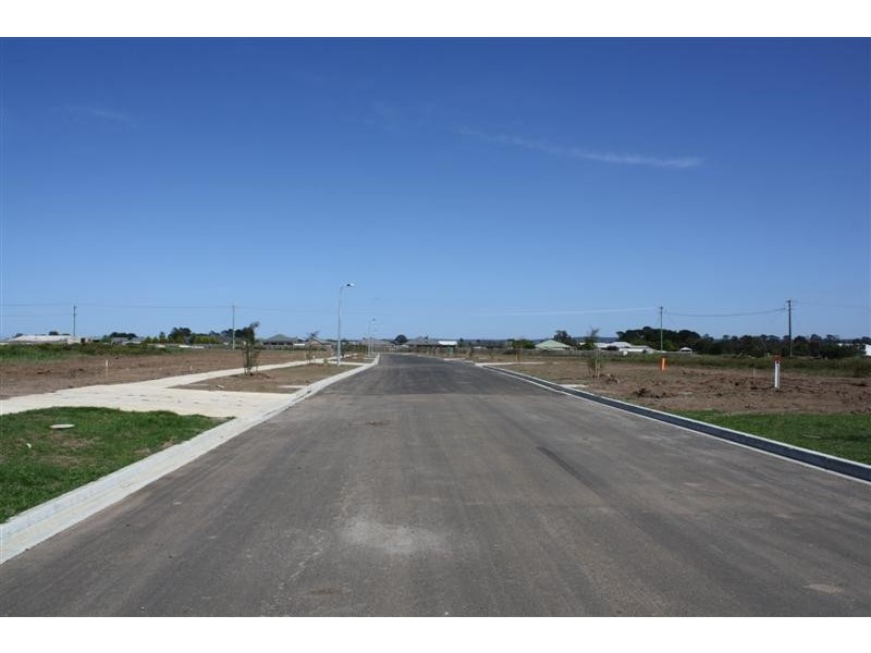 Lot 5/88  Barry Rd, New Gisborne VIC 3438