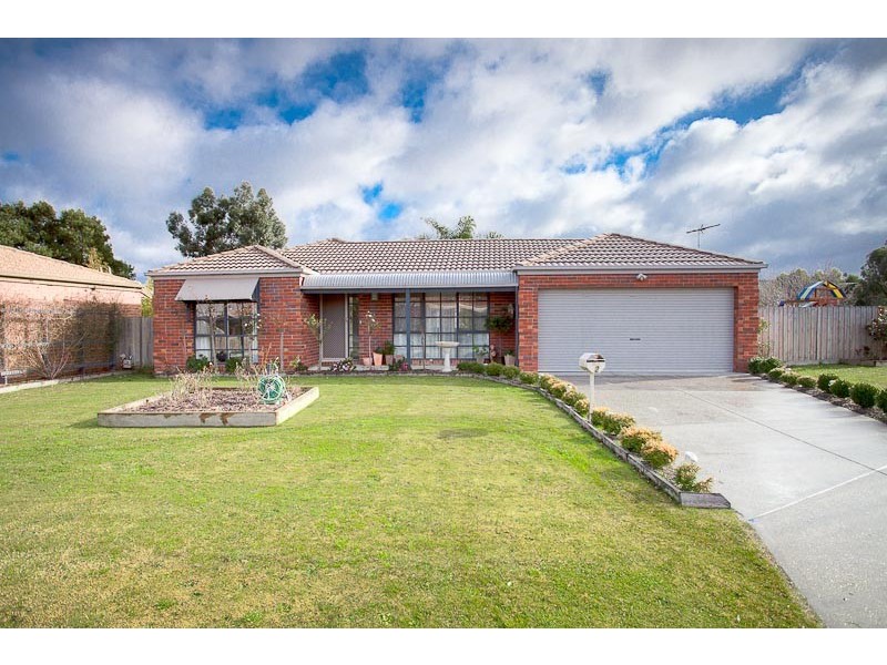 2  Vista Close, Gisborne VIC 3437