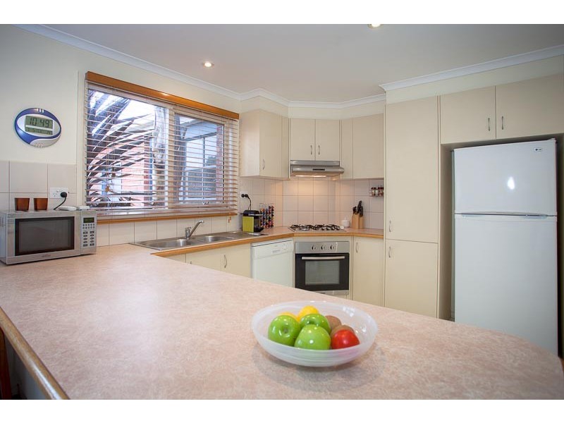 2  Vista Close, Gisborne VIC 3437