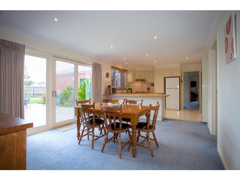 2  Vista Close, Gisborne VIC 3437