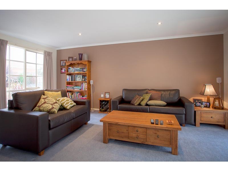 2  Vista Close, Gisborne VIC 3437