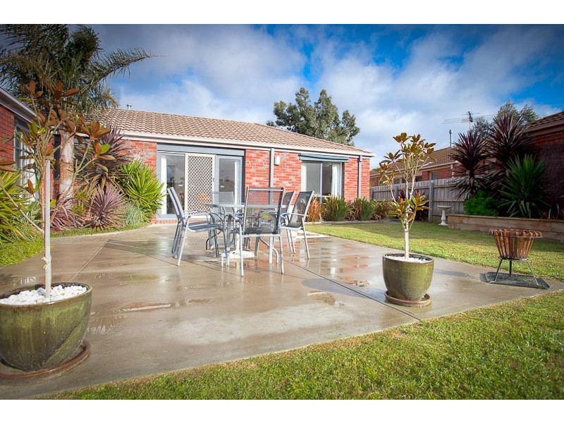 2  Vista Close, Gisborne VIC 3437