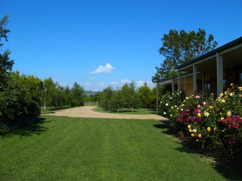 97 Tickawarra Road, Romsey VIC 3434