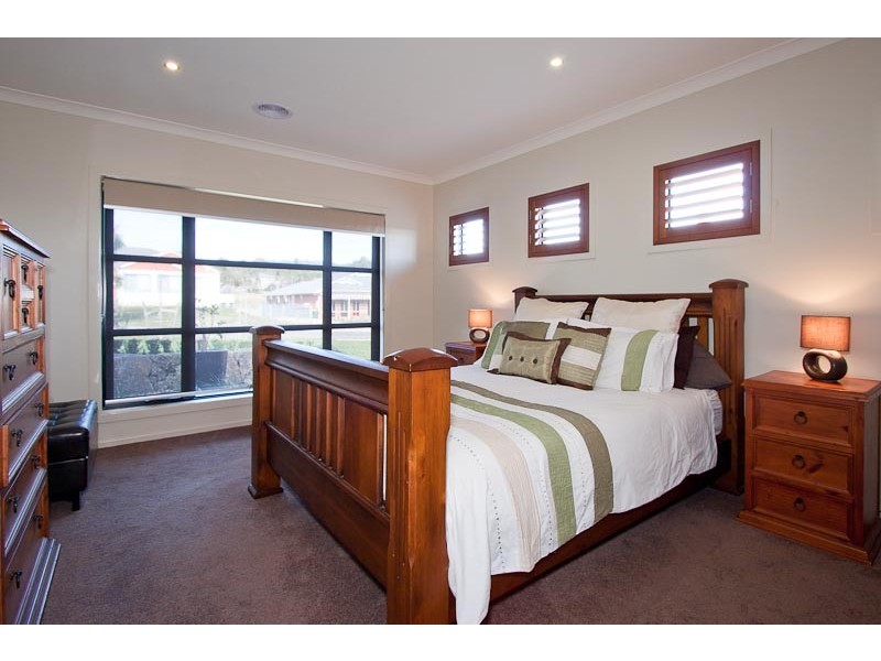 49 Parkview St, Gisborne VIC 3437
