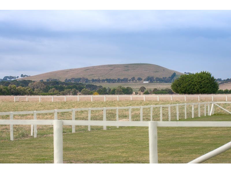 2296 MELB-LANCEFIELD RD, Romsey VIC 3434