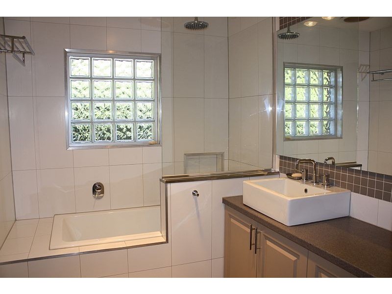 11 Howey Street, Gisborne VIC 3437