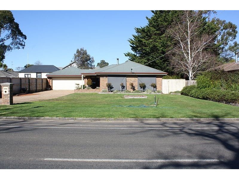 11 Howey Street, Gisborne VIC 3437