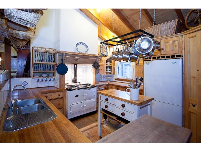 14 ZEAL STREET, New Gisborne VIC 3438