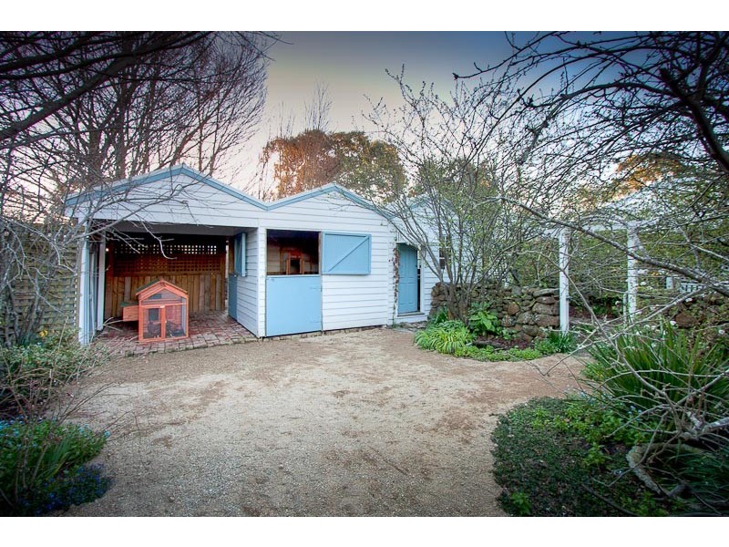 14 ZEAL STREET, New Gisborne VIC 3438