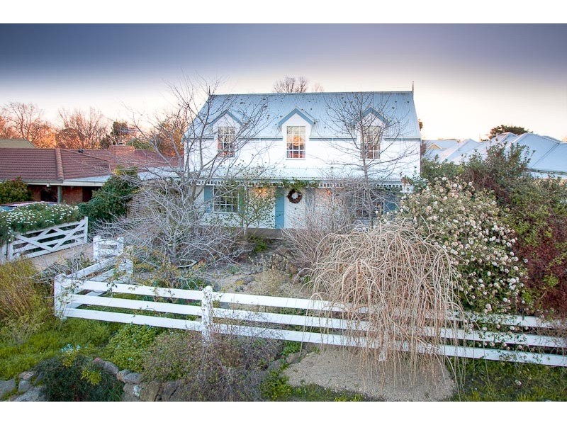 14 ZEAL STREET*, Gisborne VIC 3437