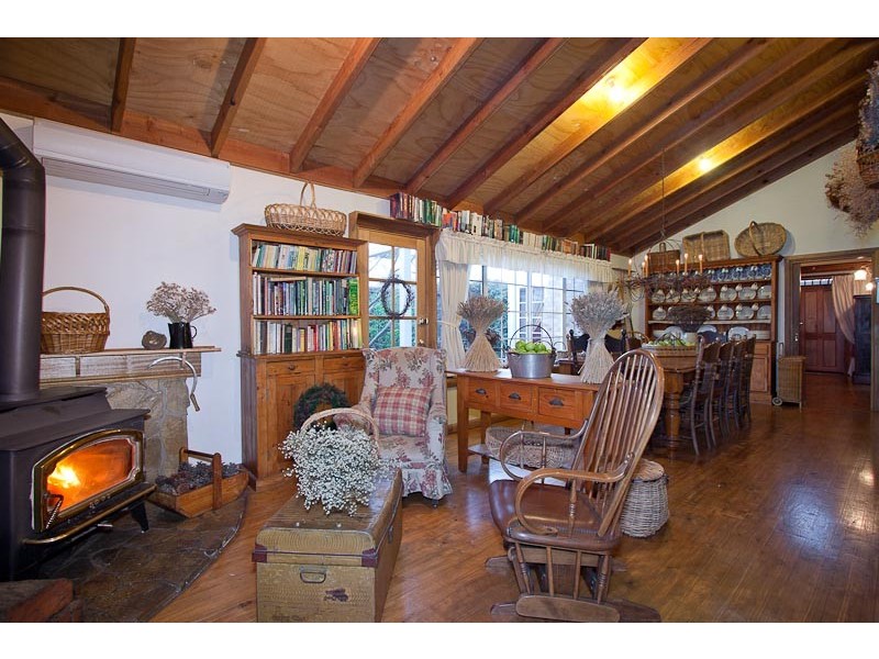 14 ZEAL STREET*, Gisborne VIC 3437