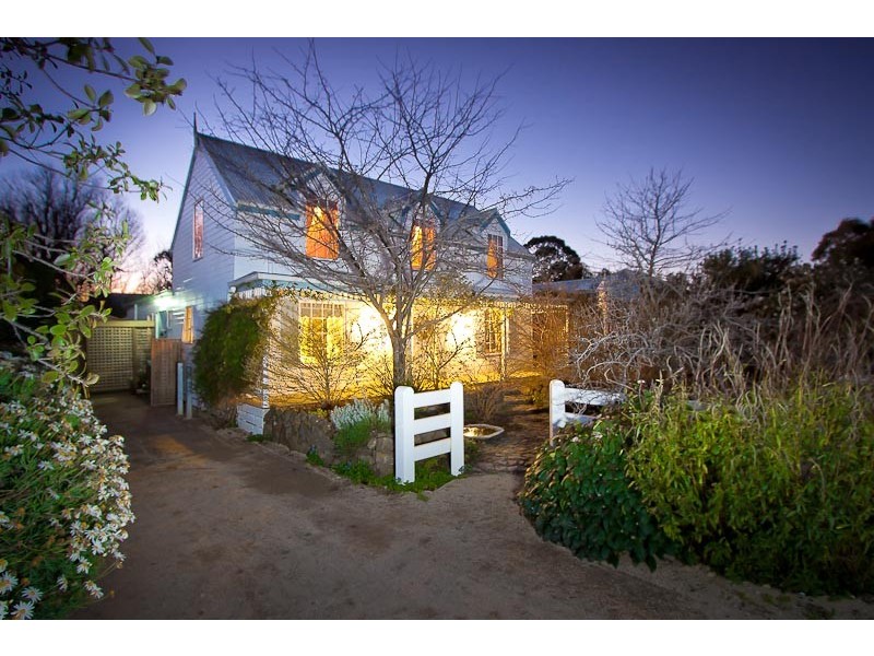 14 ZEAL STREET*, Gisborne VIC 3437